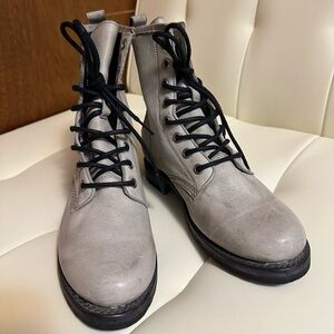 Frye Veronica Combat Boots Size 6.5